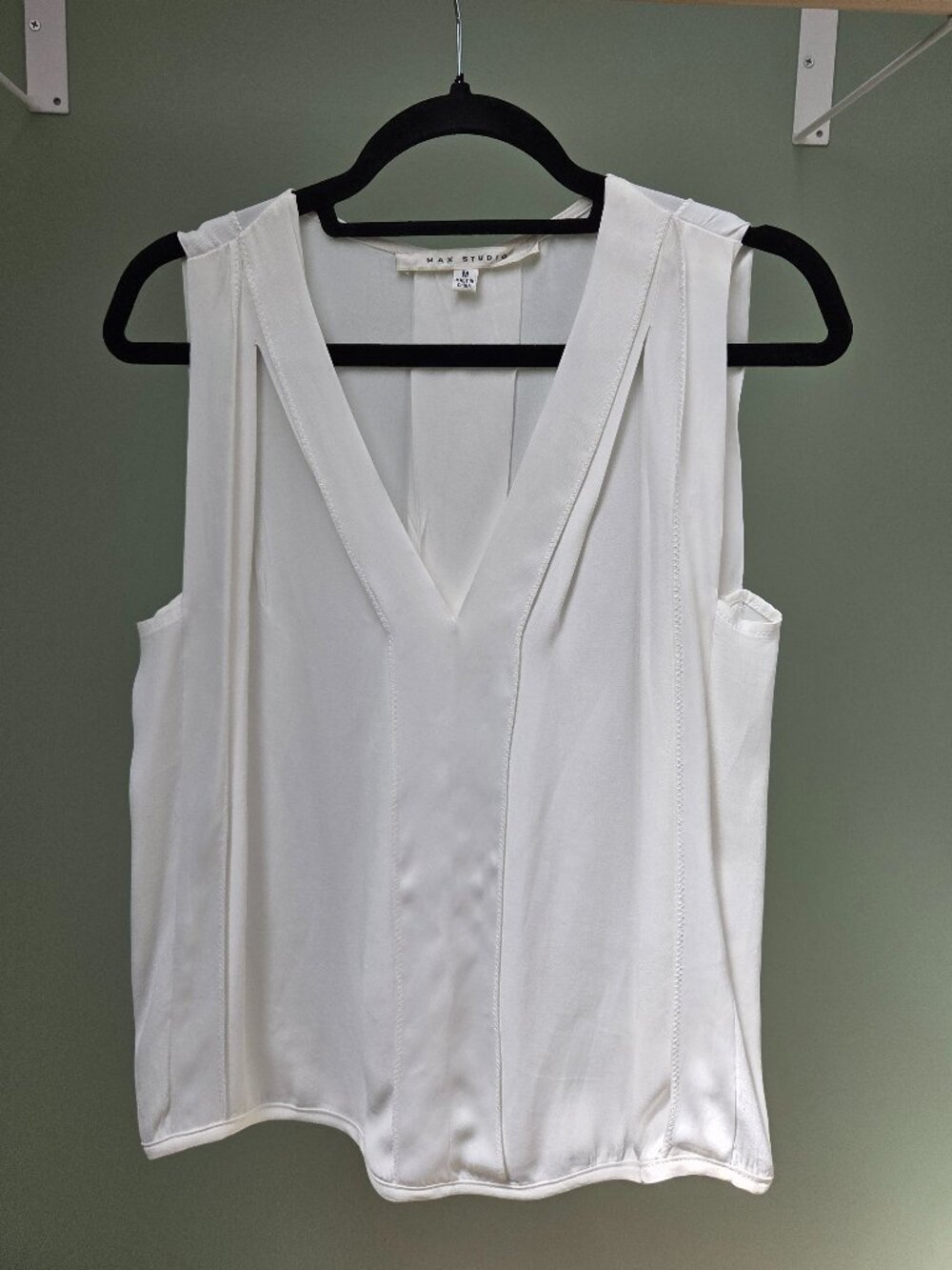 Max Studio Ivory Pleated V-Neck Sleeveless Blouse Career Shell Top Size M
